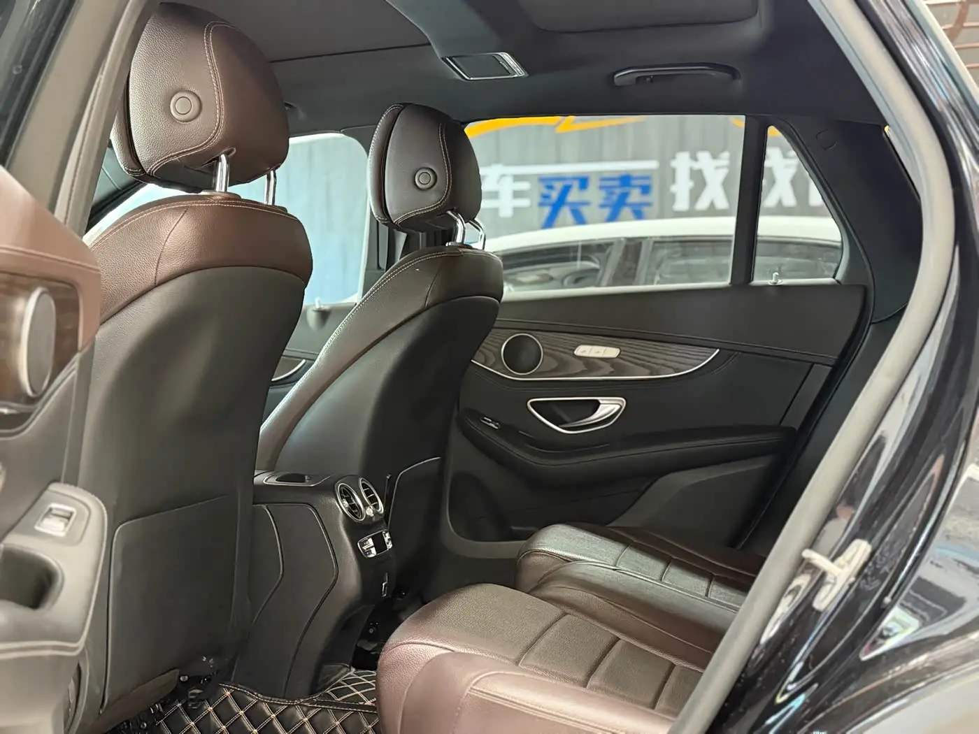 Mercedes-Benz GLC 2020 — Фото 11/18