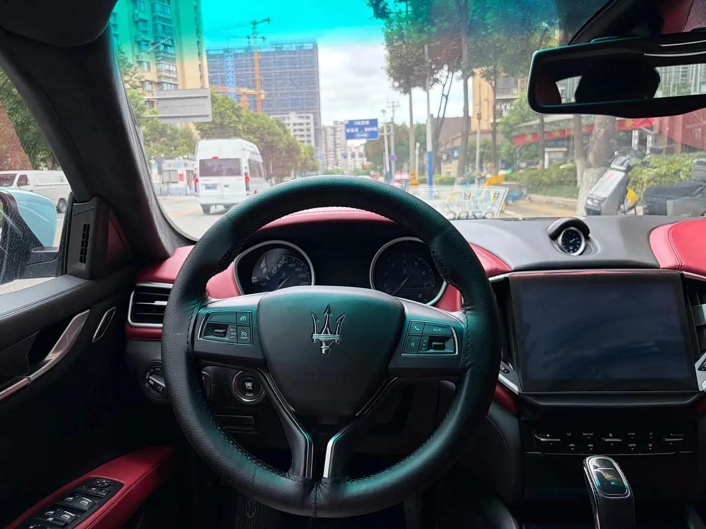 Maserati Ghibli 2015 — Photo 17/20