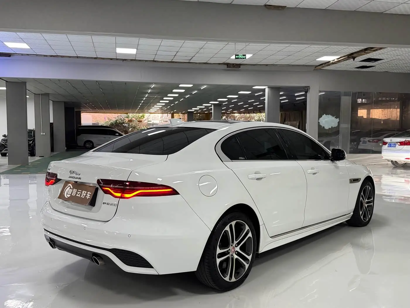 Jaguar XEL 2025 — Фото 9/9