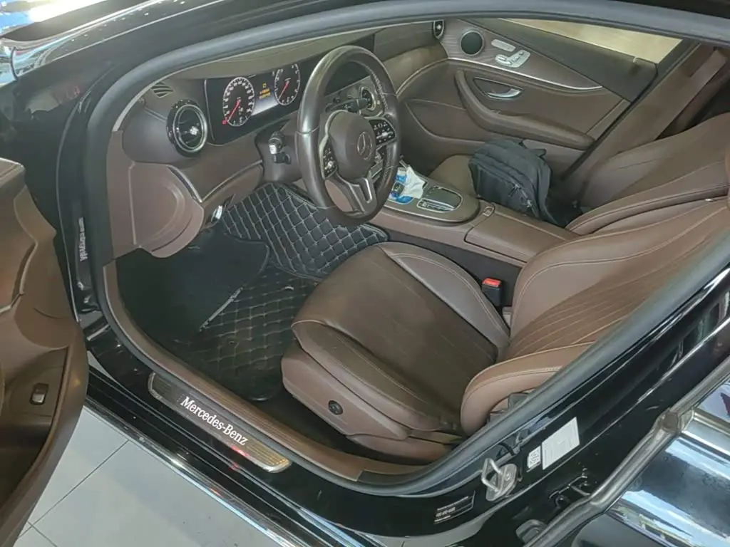 Mercedes-Benz E-Class 2020 — Фото 16/20