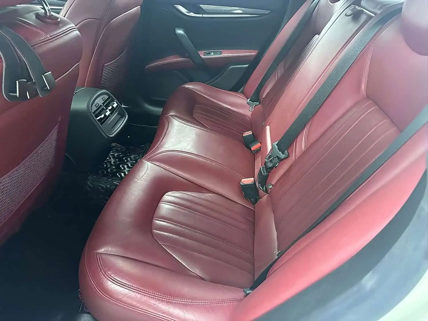 Maserati Ghibli 2017 — Şəkil 8/19