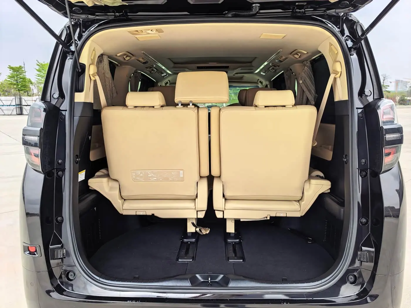 Toyota Vellfire 2020 — Photo 20/20