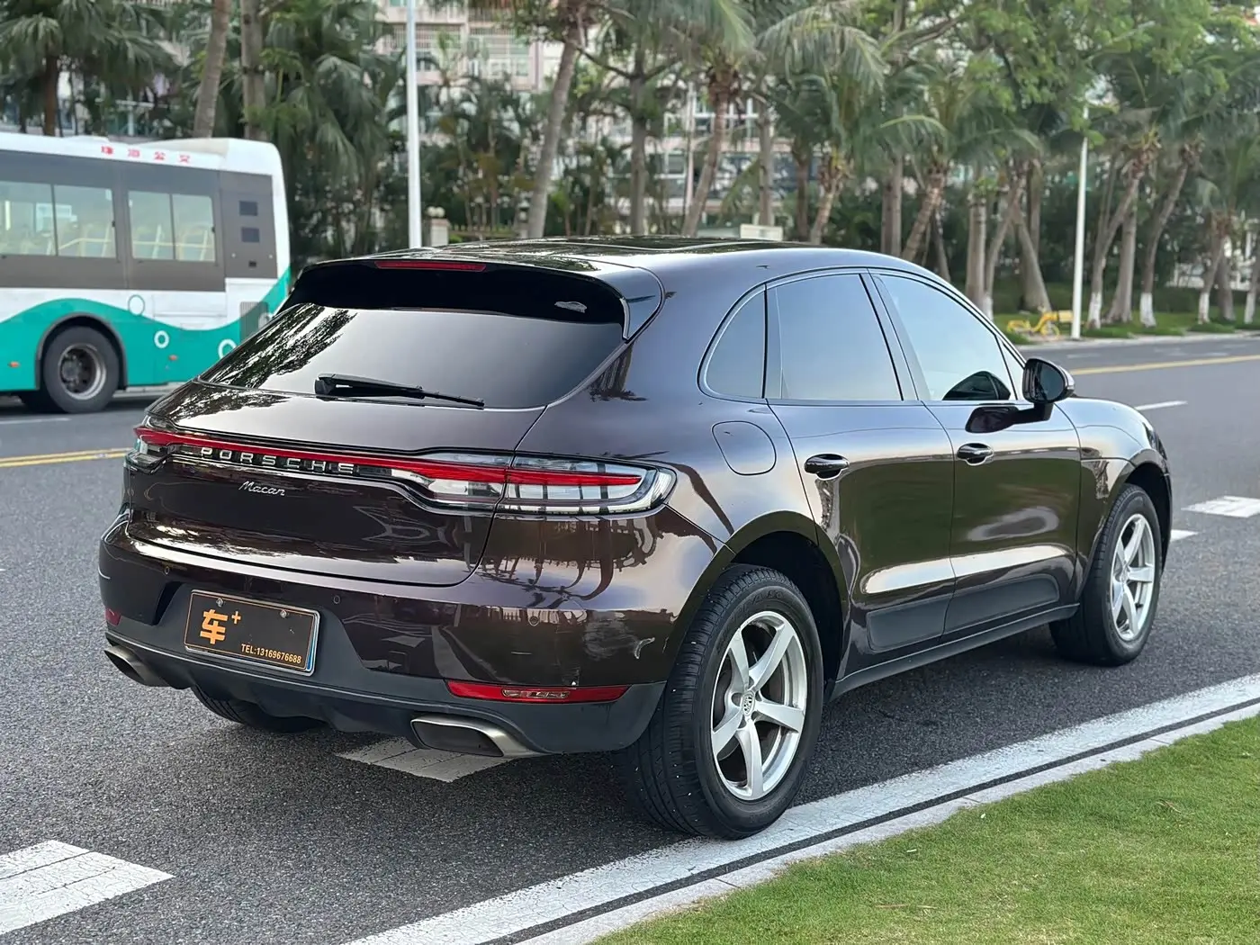 Porsche Macan 2019 — Photo 9/15