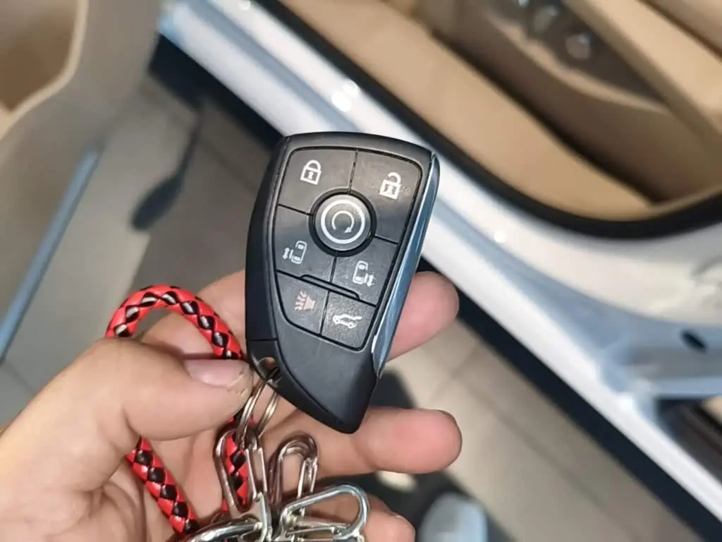 Buick GL8 New Energy 2025 — Şəkil 9/20