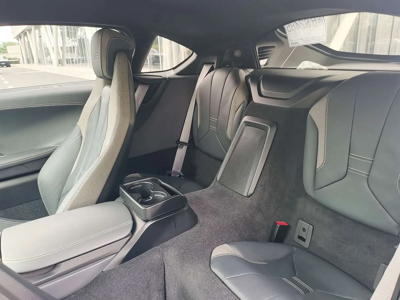 BMW i8 2018 — Photo 15/20