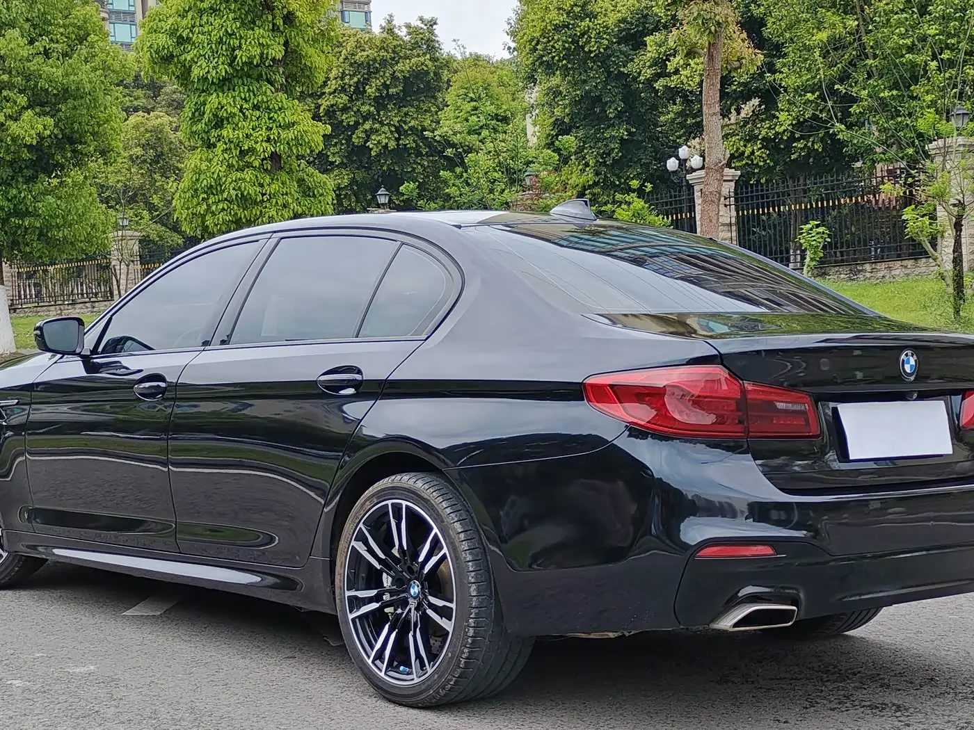 BMW 5 Series 2019 — Şəkil 4/18