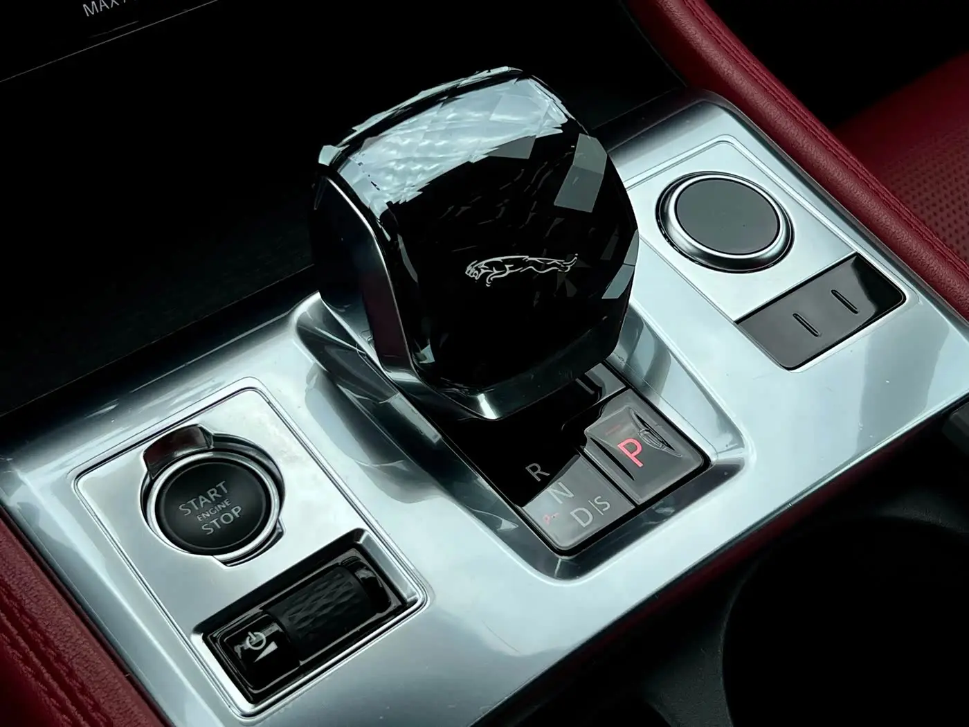 Jaguar F-PACE 2021 — Şəkil 16/20