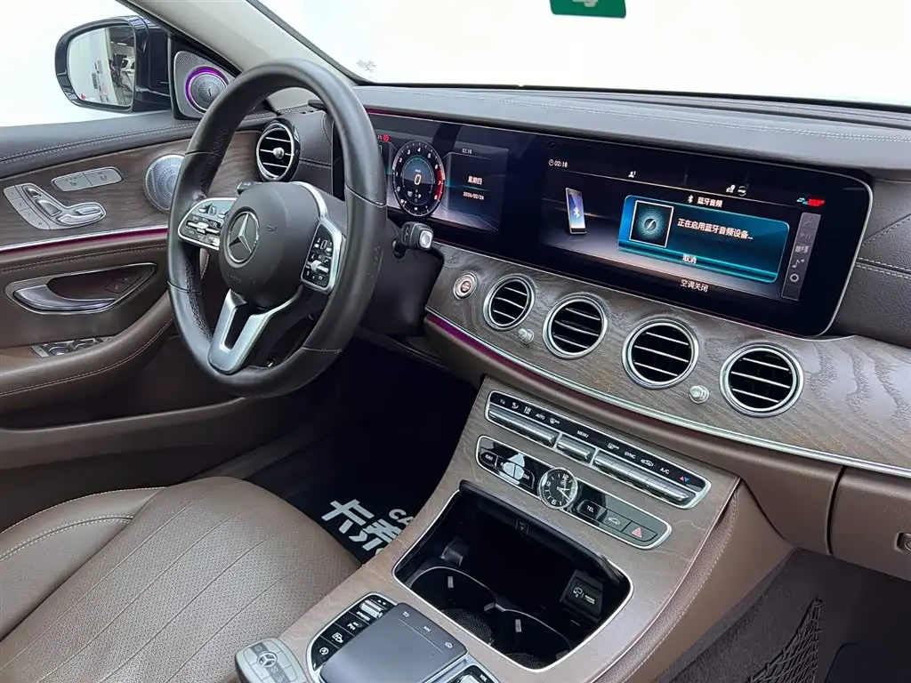 Mercedes-Benz E-Class 2020 — Şəkil 19/20