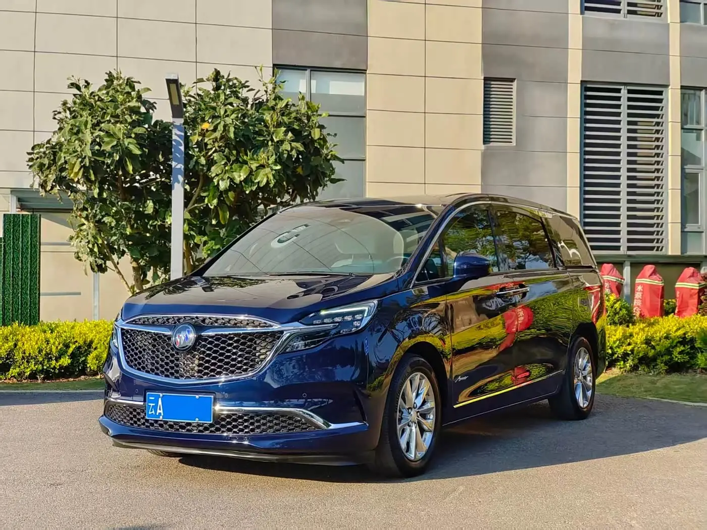 Buick GL8 2020 — Şəkil 1/20