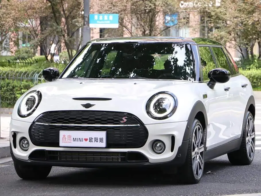 MINI CLUBMAN 2024 — Фото 8/20