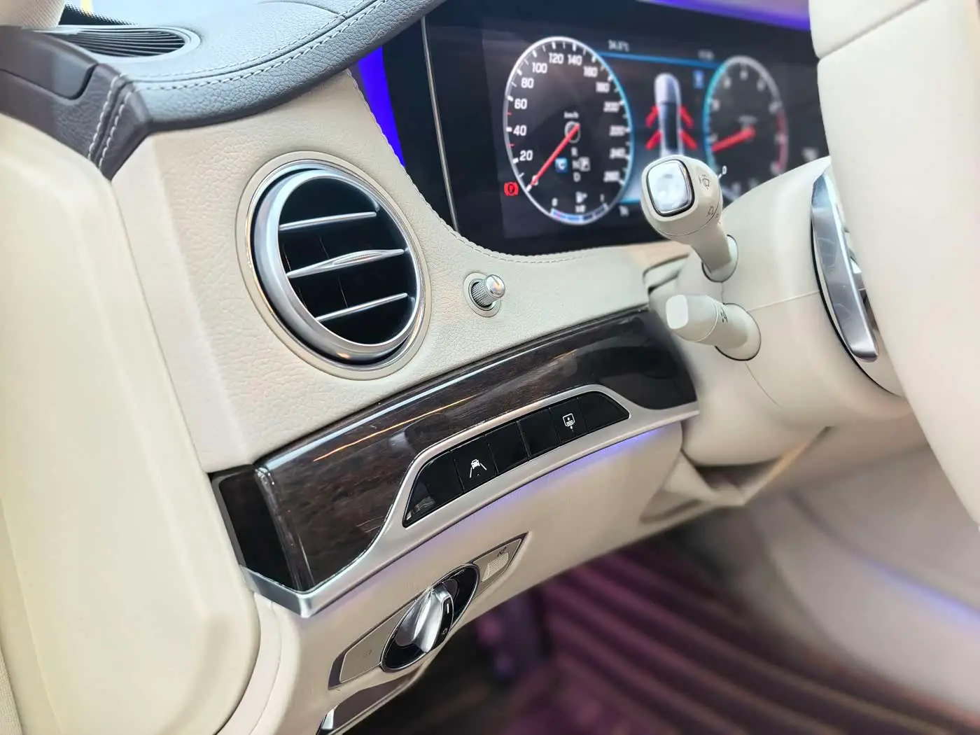Mercedes-Benz S-Class 2018 — Photo 6/17