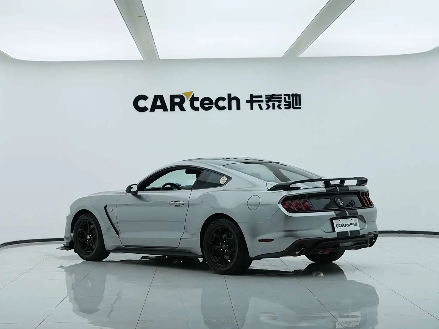 Ford Mustang 2018 — Photo 9/15