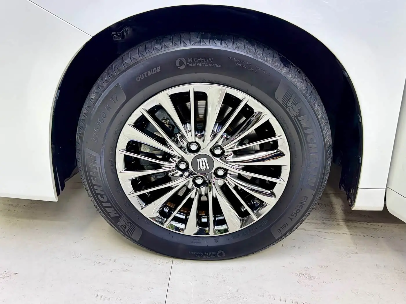 Toyota Vellfire 2022 — Photo 13/20