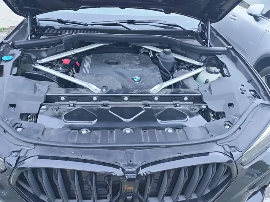BMW X6 2023 — Photo 10/16