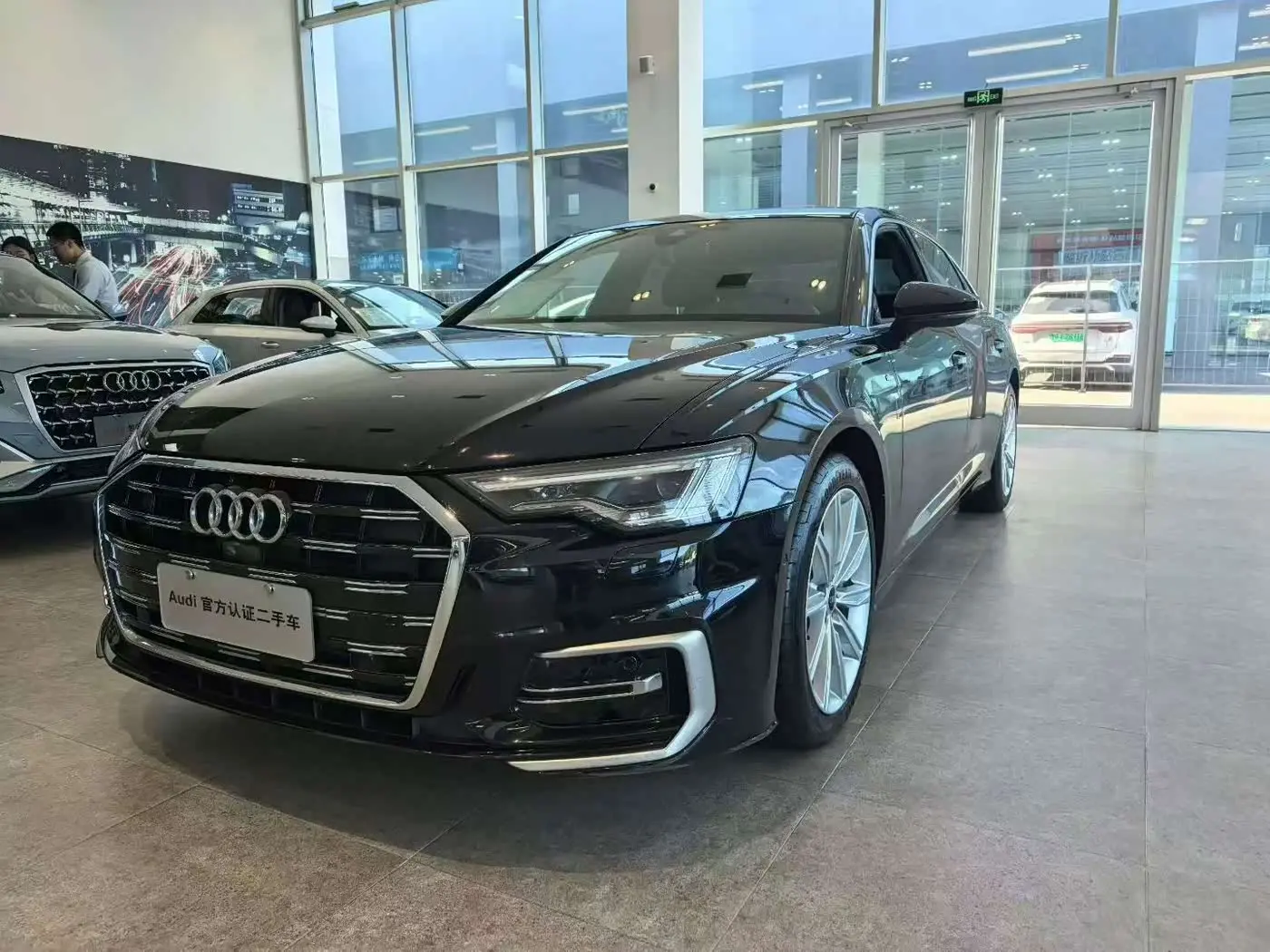 Audi A6L 2023 — Photo 1/9