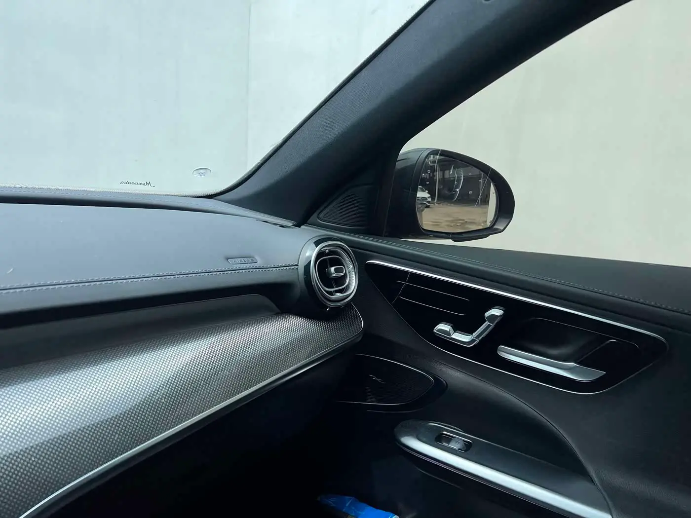 Mercedes-Benz C-Class 2024 — Photo 14/17