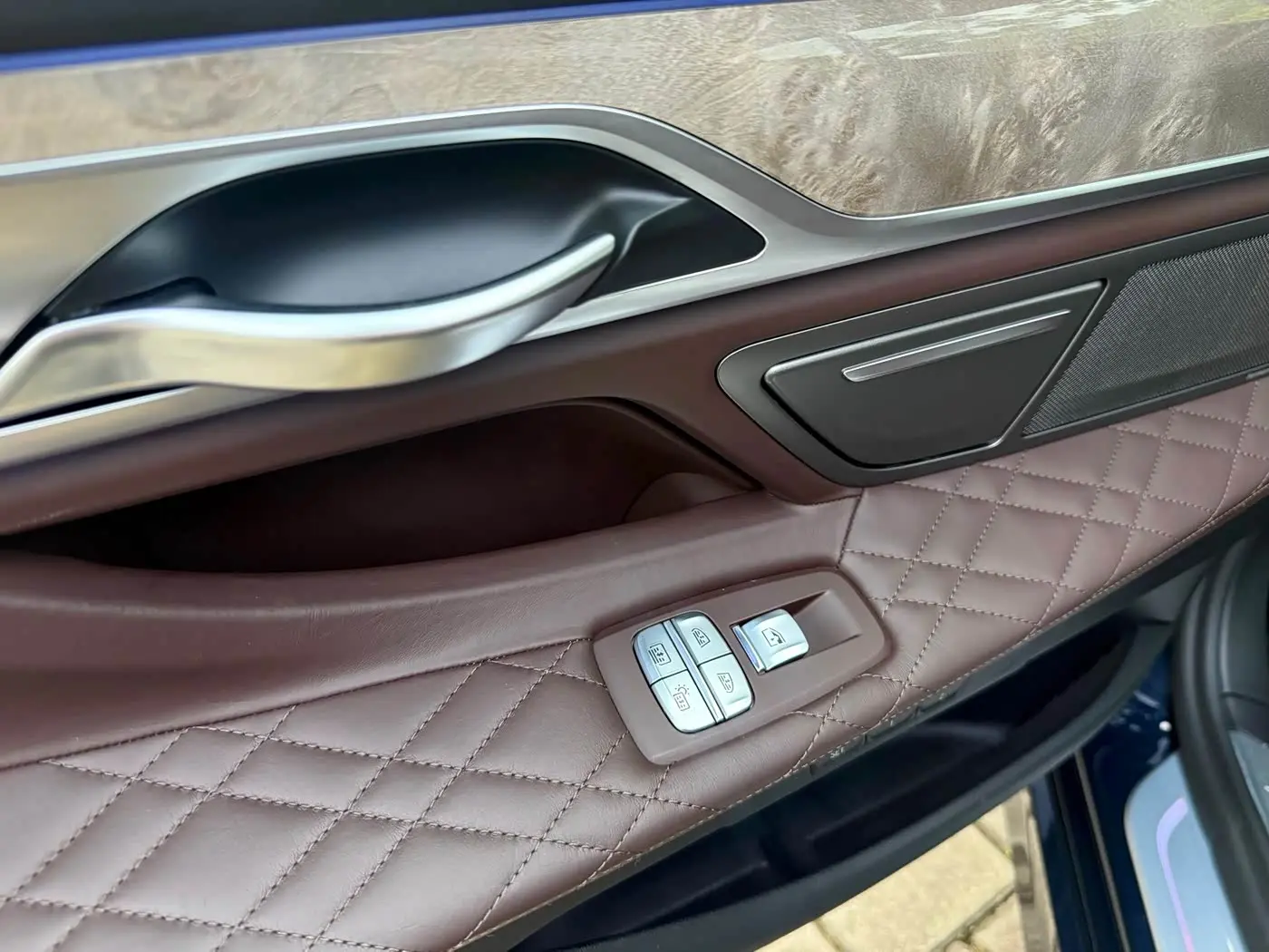BMW 7 Series 2019 — Photo 11/20