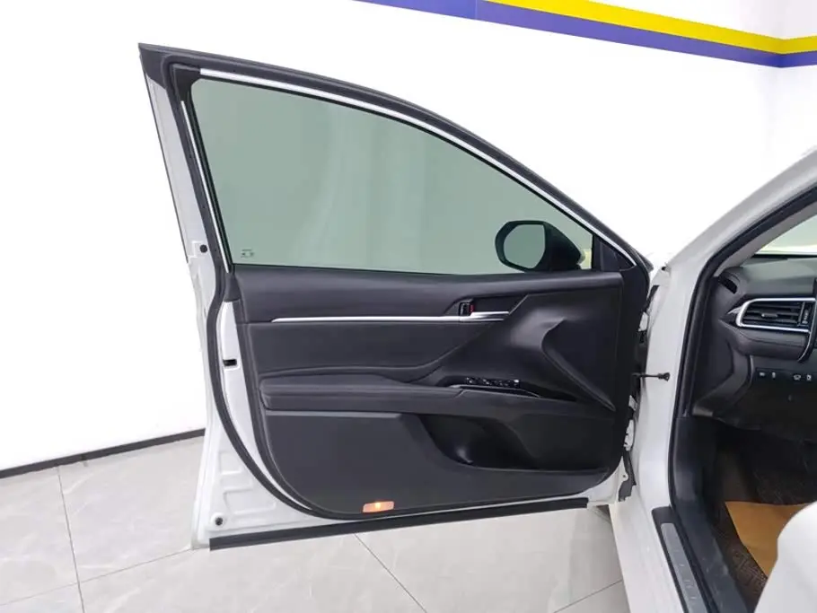 Toyota Camry 2019 — Şəkil 7/16