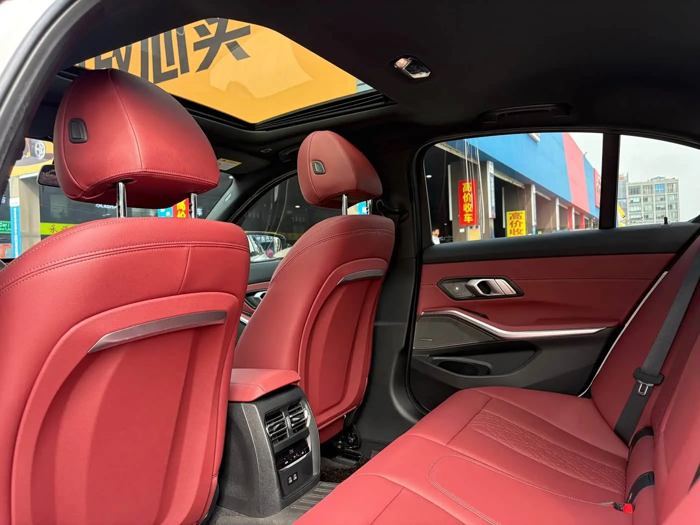 BMW 3 Series 2025 — Photo 14/20