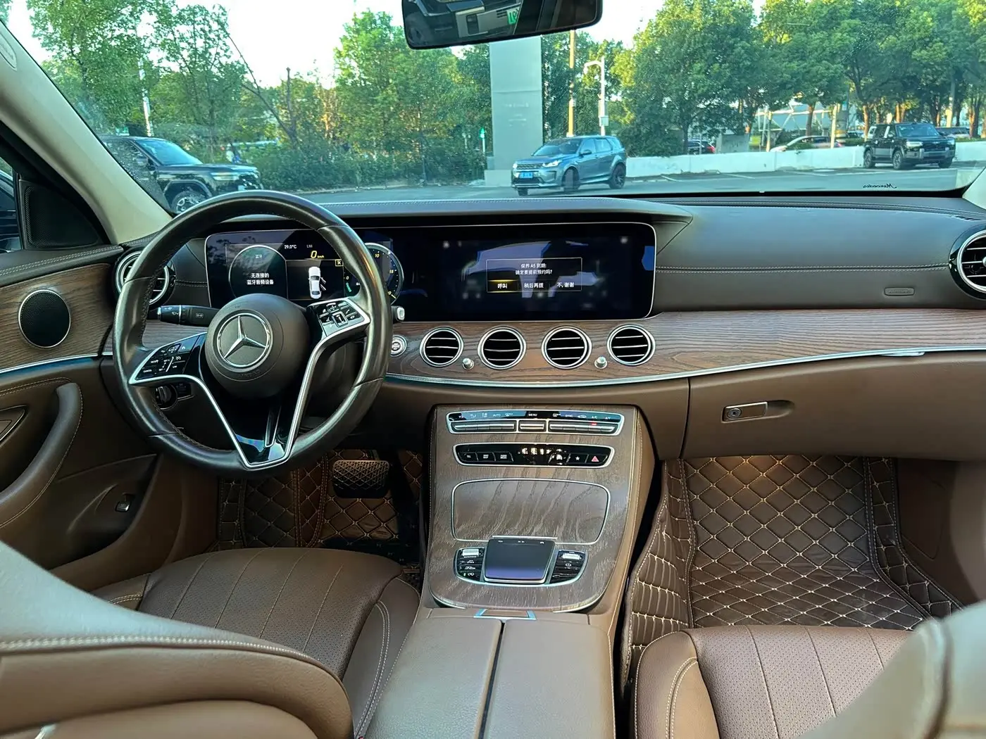 Mercedes-Benz E-Class 2023 — ფოტო 7/17