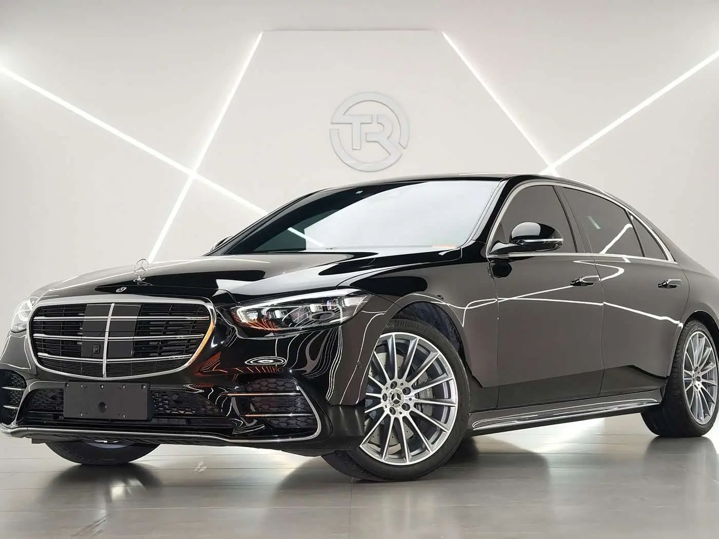 Mercedes-Benz S-Class 2023 — Photo 1/18