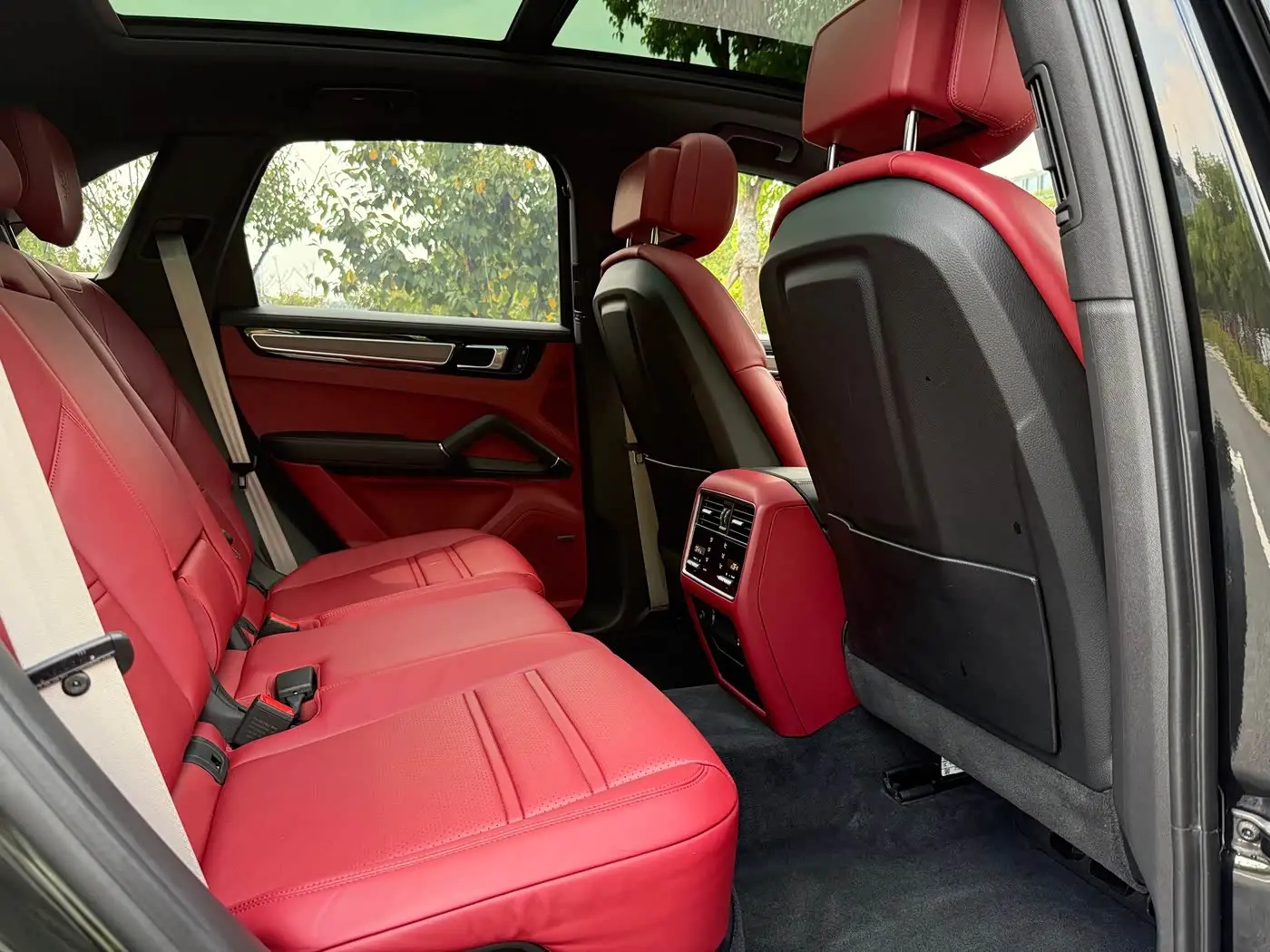 Porsche Cayenne 2023 — Photo 12/20