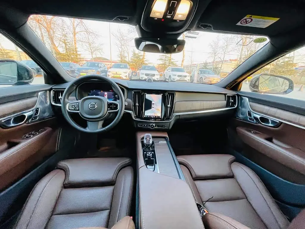 Volvo S90 2024 — Photo 13/15