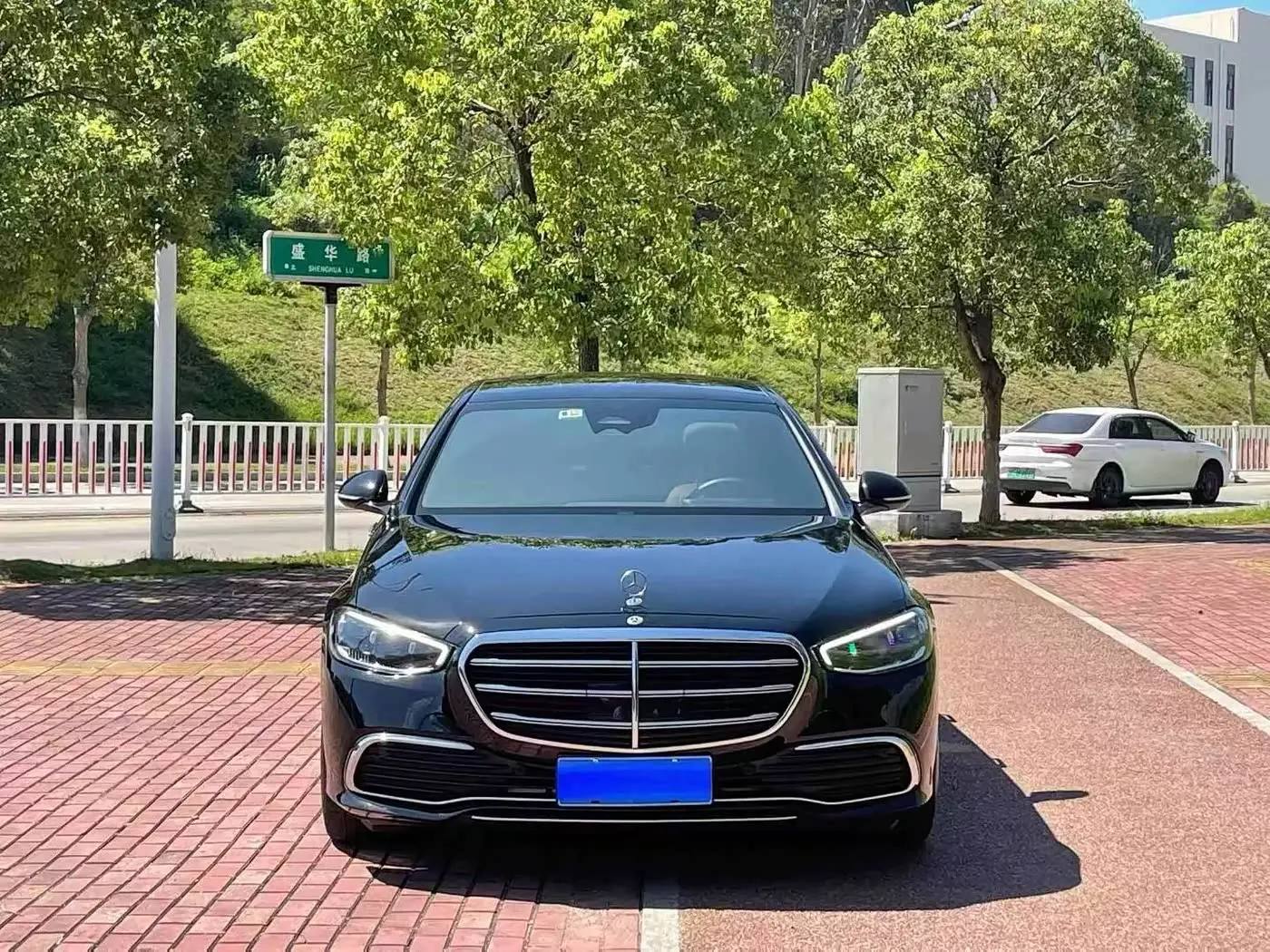 Mercedes-Benz S-Class 2022 — Фото 2/9