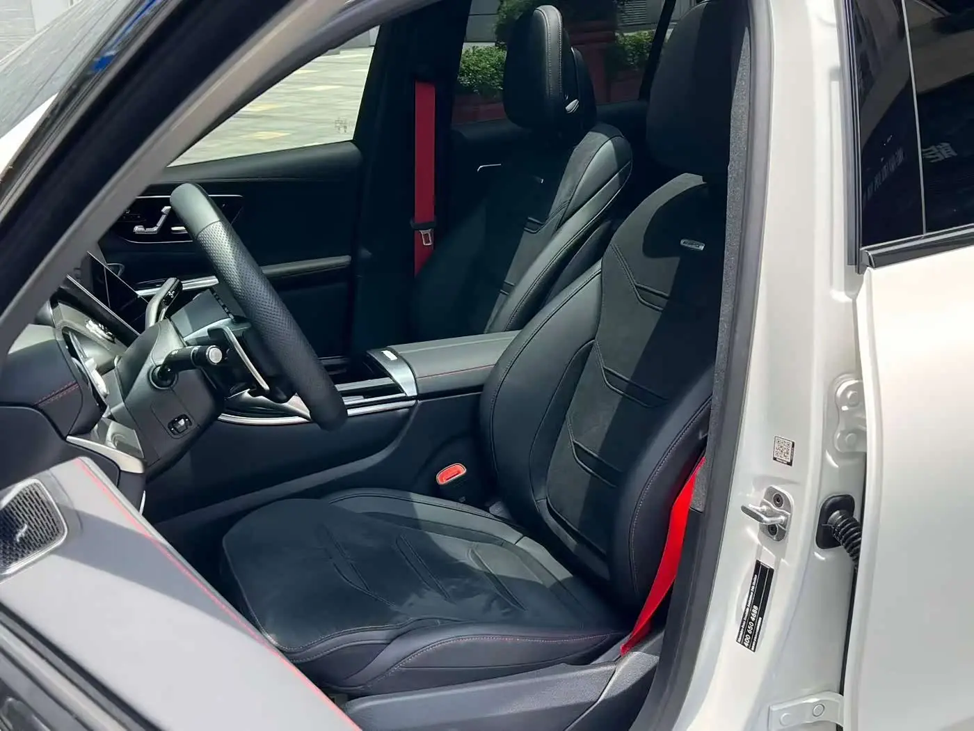 Mercedes-Benz GLC AMG 2026 — Photo 4/9