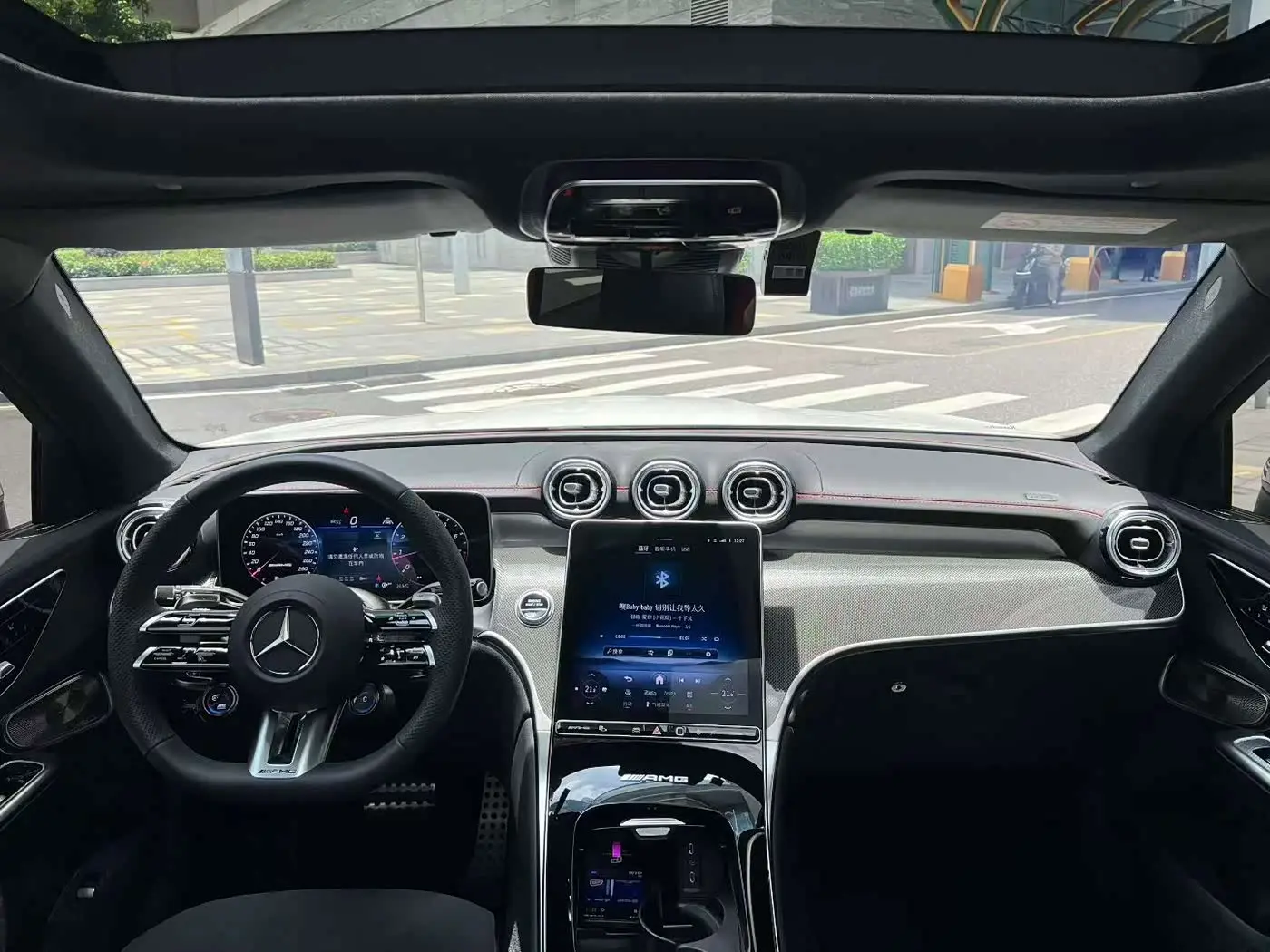 Mercedes-Benz GLC AMG 2026 — Photo 5/9