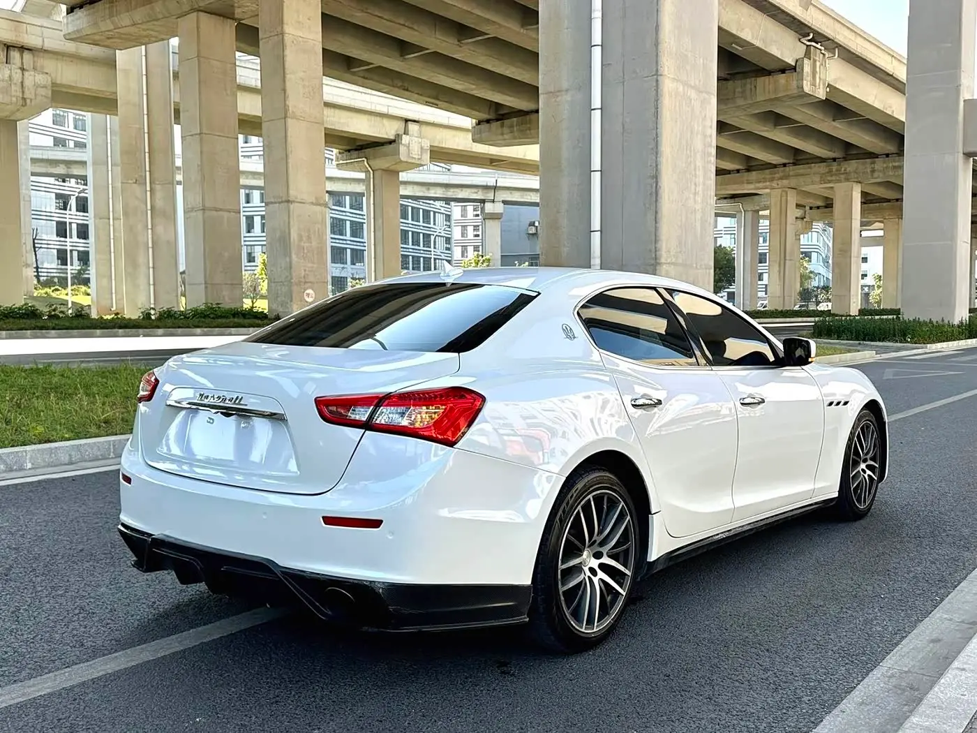 Maserati Ghibli 2016 — Фото 9/17