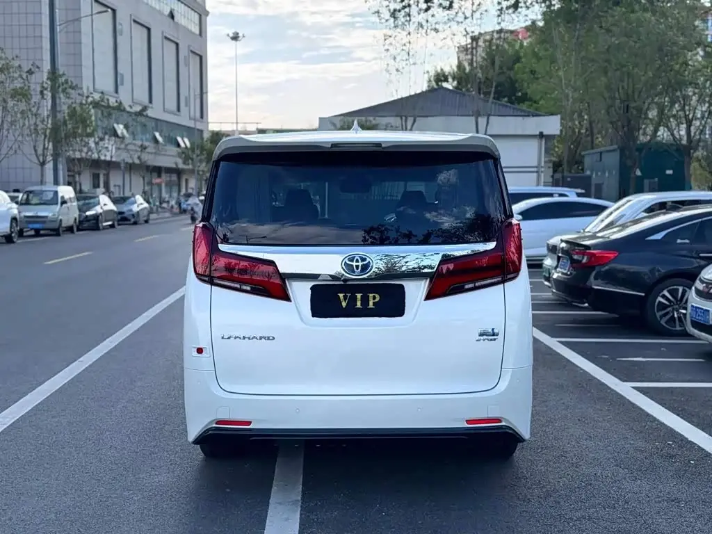 Toyota Alphard 2020 — Photo 5/9