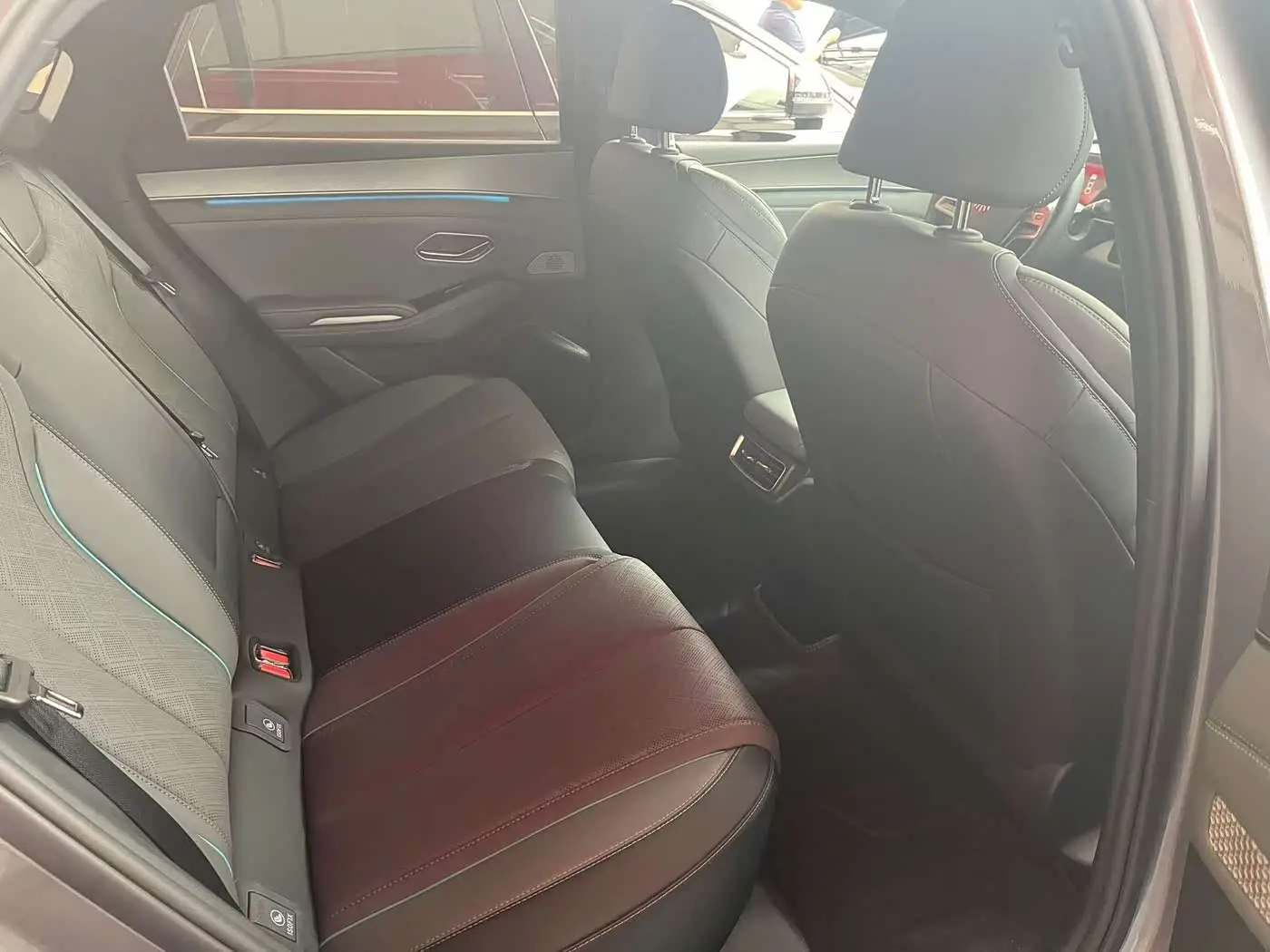 BYD Qin L 2025 — Фото 8/10