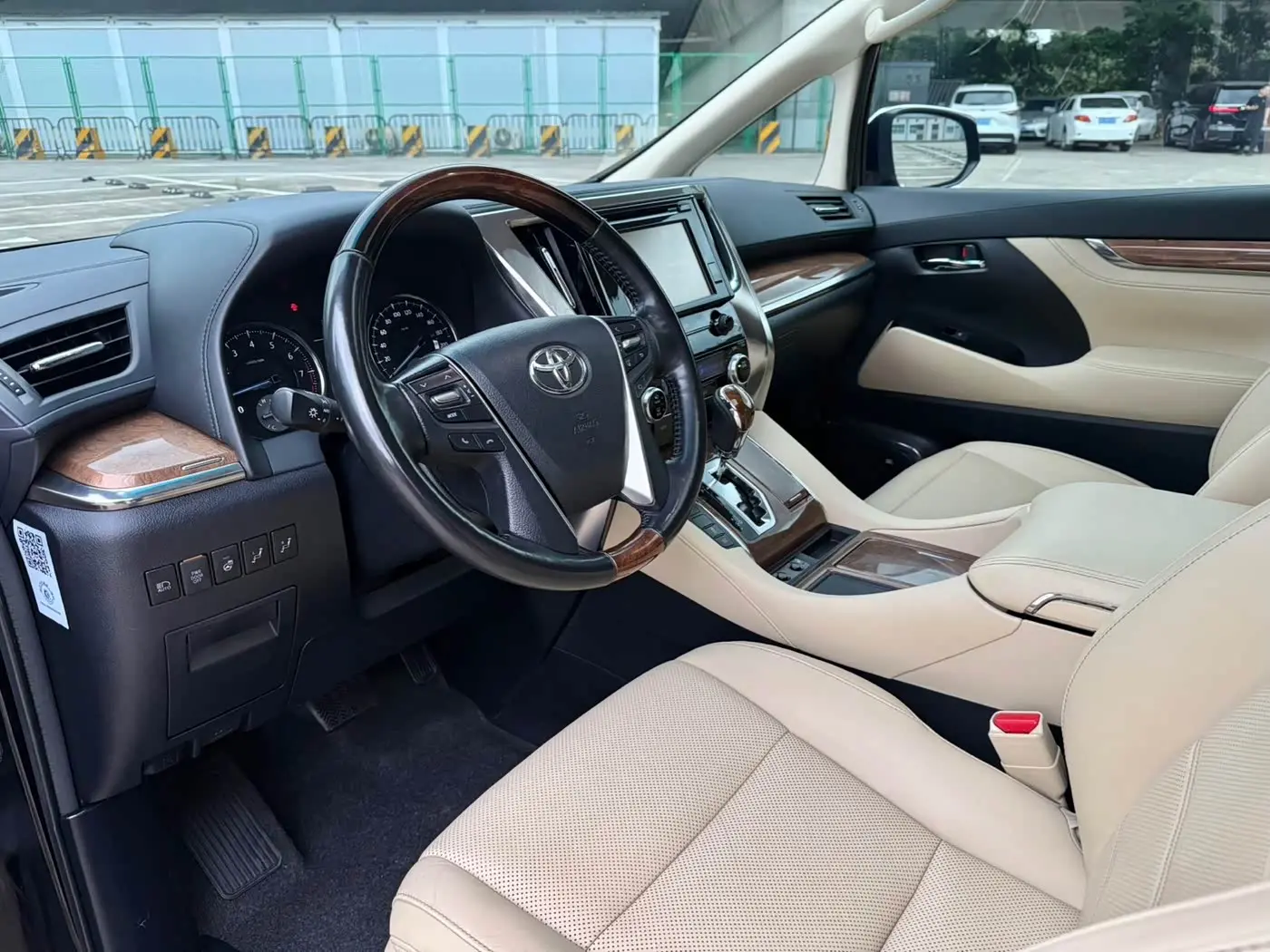 Toyota Alphard 2017 — Фото 4/16