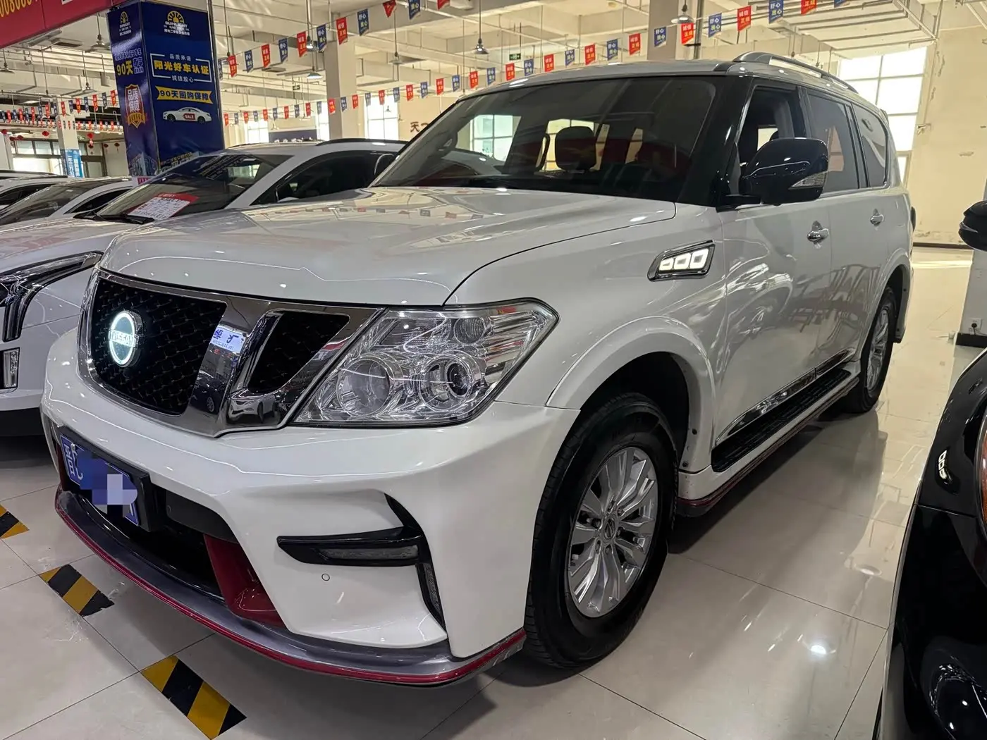 Nissan Patrol 2019 — Photo 1/8
