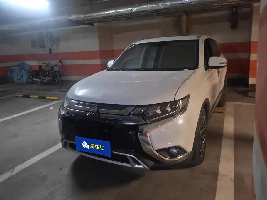 Mitsubishi Outlander, 2020
