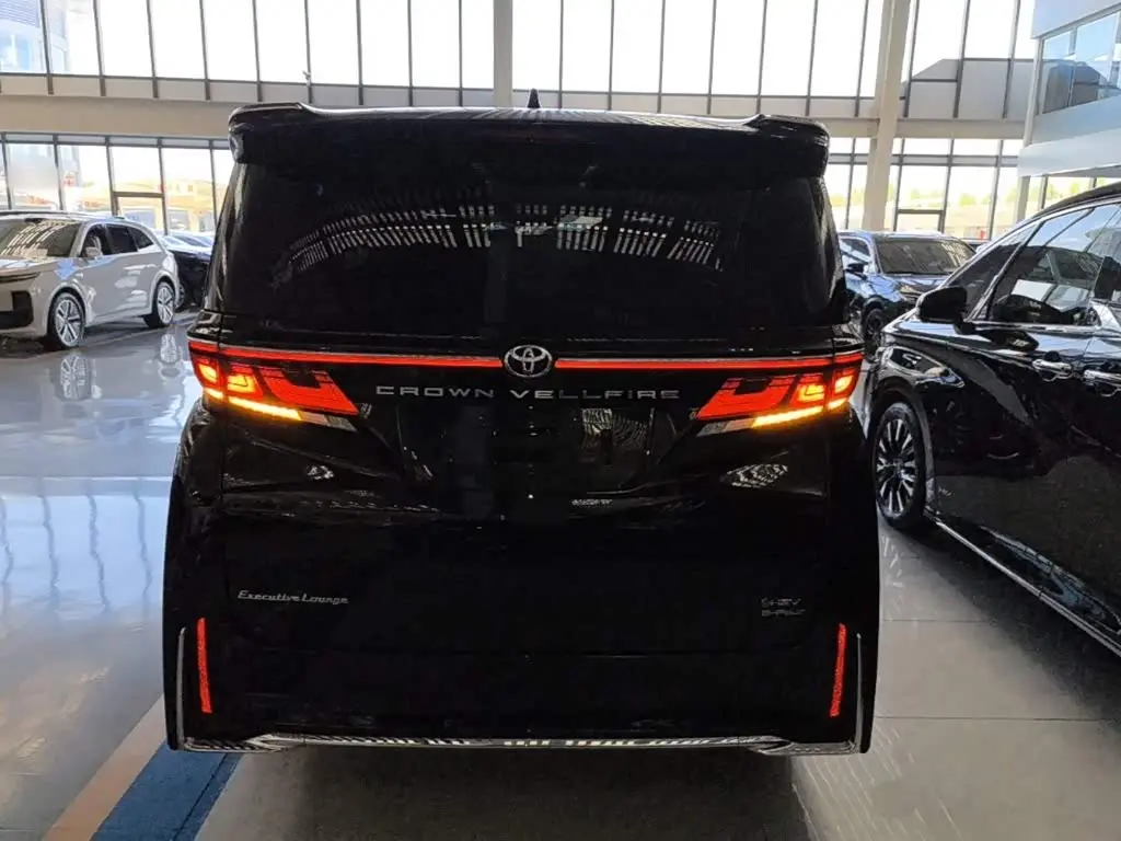 Toyota Vellfire 2023 — Фото 6/20