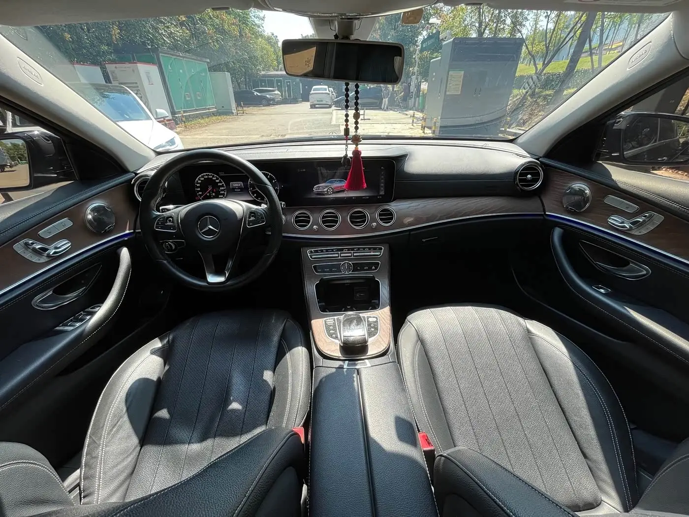 Mercedes-Benz E-Class 2018 — Фото 15/15