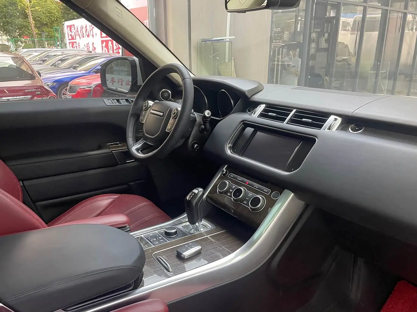 Land Rover Range Rover Sport 2015 — Фото 16/20