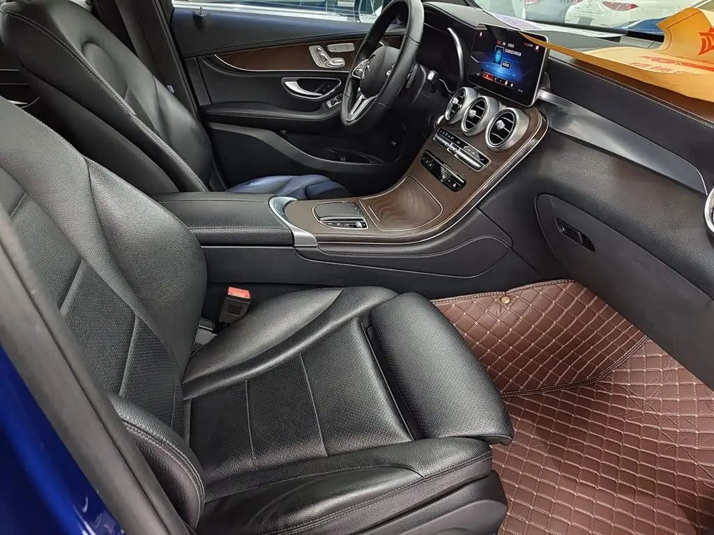 Mercedes-Benz GLC 2019 — Photo 11/11