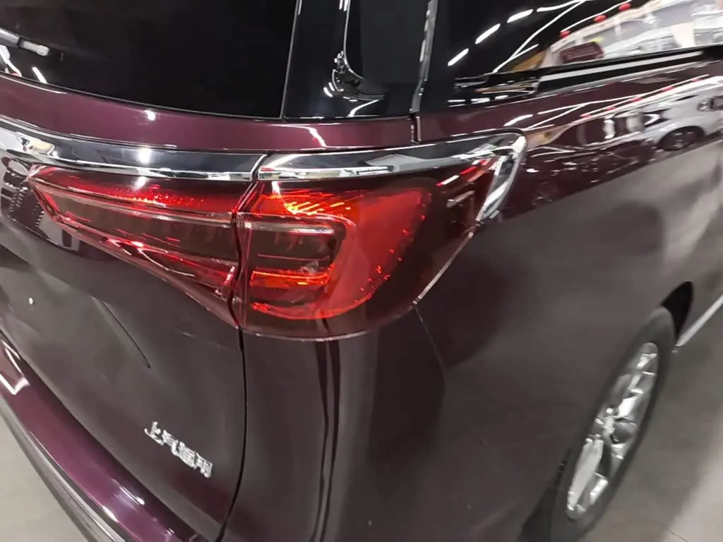 Buick GL8 2023 — Photo 8/20