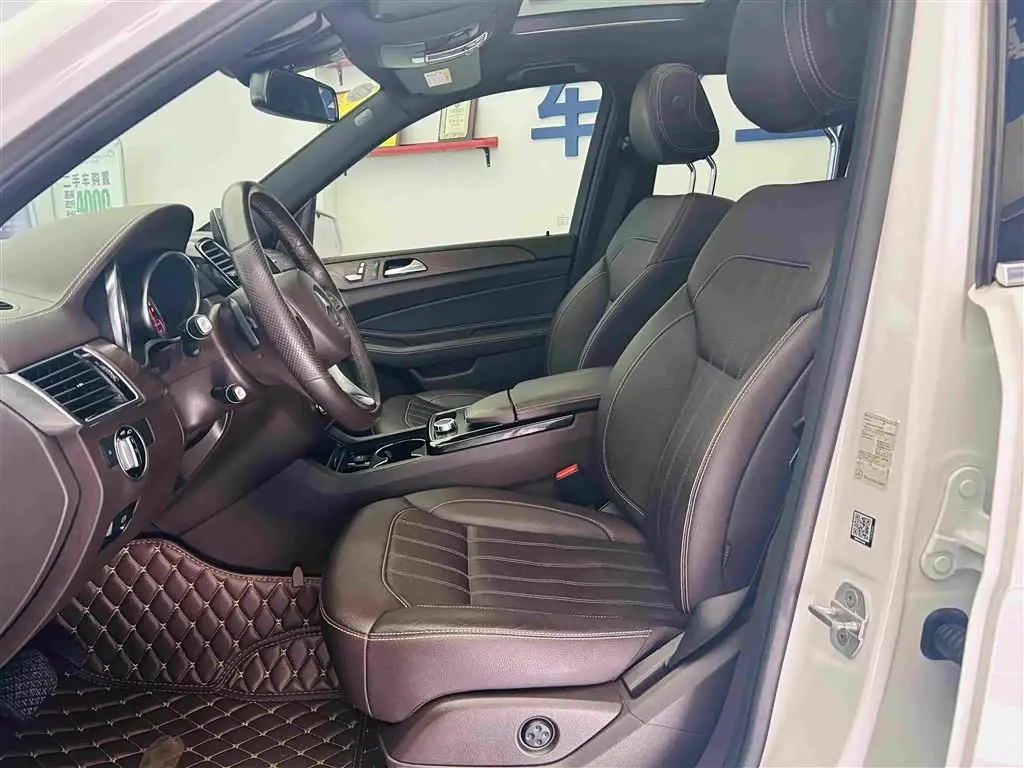 Mercedes-Benz GLE 2018 — ფოტო 19/20