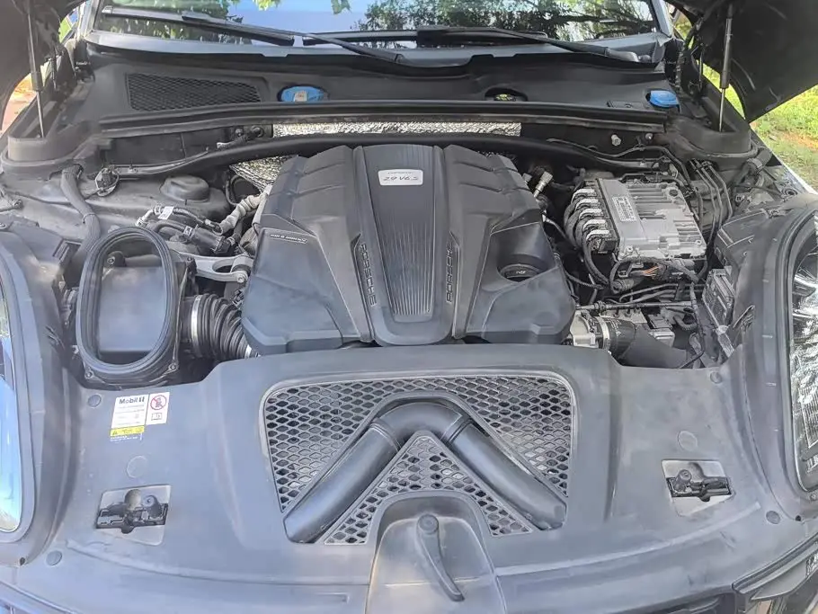 Porsche Macan 2022 — Şəkil 10/16