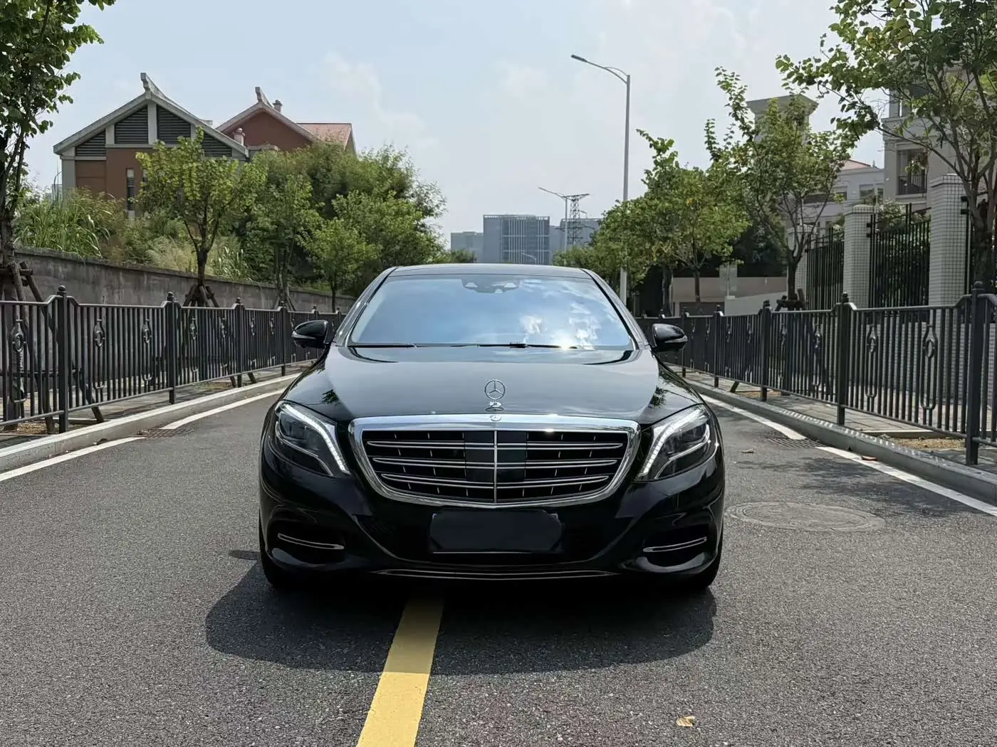 Mercedes-Benz Maybach S-Class 2016 — Photo 2/9