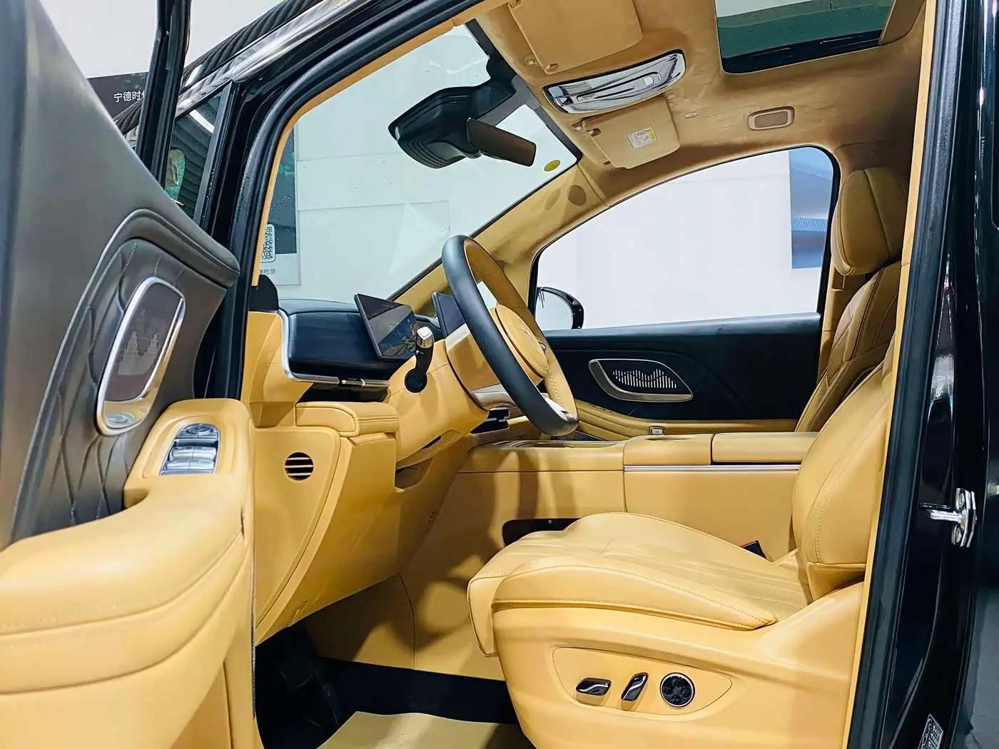 Voyah Auto Voyah Dreamer 2025 — Photo 15/20