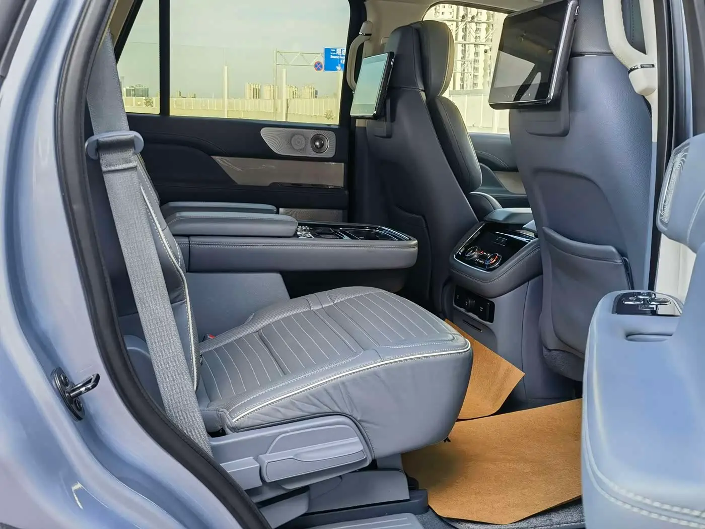 Lincoln Navigator 2019 — Фото 12/20