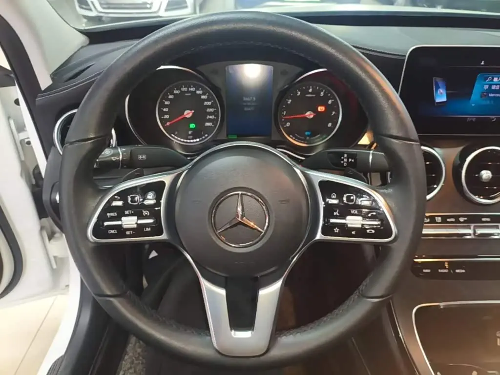 Mercedes-Benz C-Class 2019 — Фото 7/20