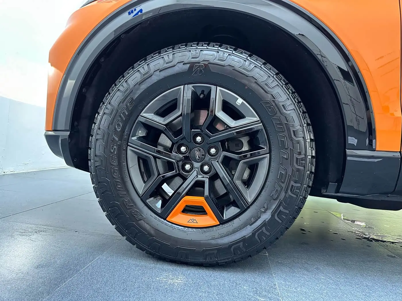 Ford Explorer 2023 — Photo 8/19