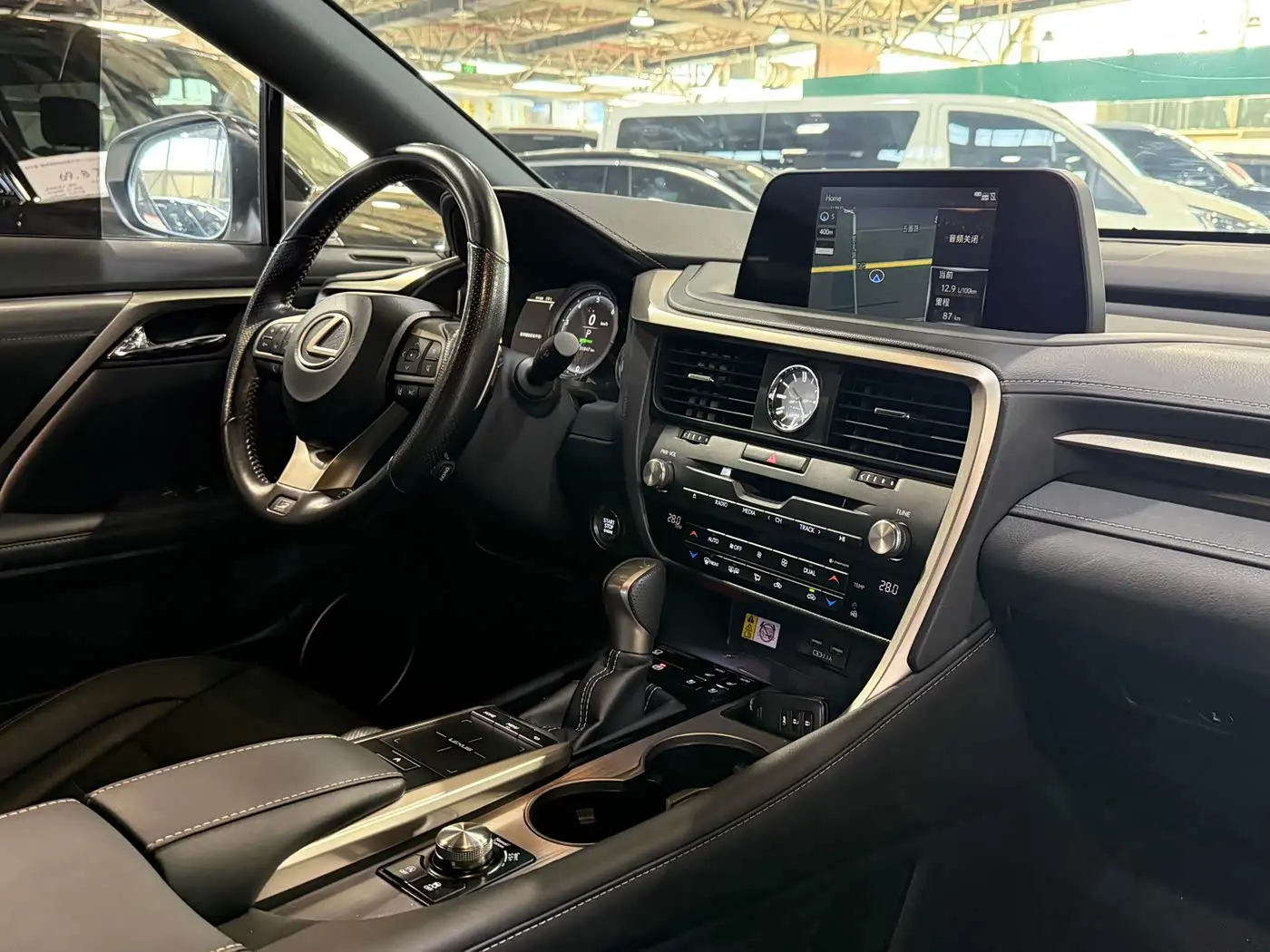 Lexus RX 2020 — Photo 9/20