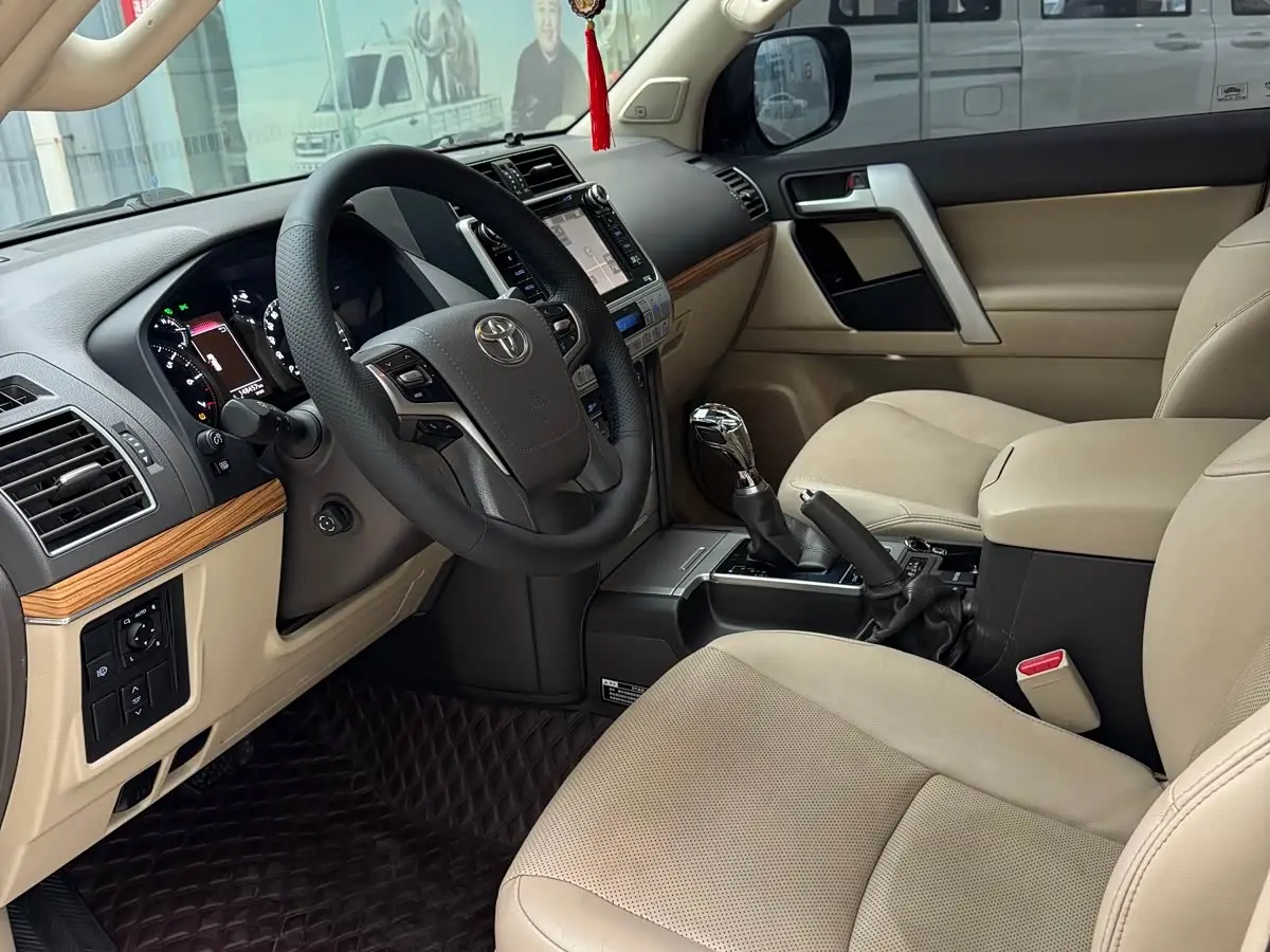 Toyota Prado 2018 — Şəkil 13/15